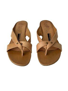 Roberto Vianni camel coloured leather sandals w toe strap